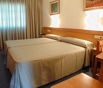 Hotel San Vicente Кастрофейто Экстерьер фото